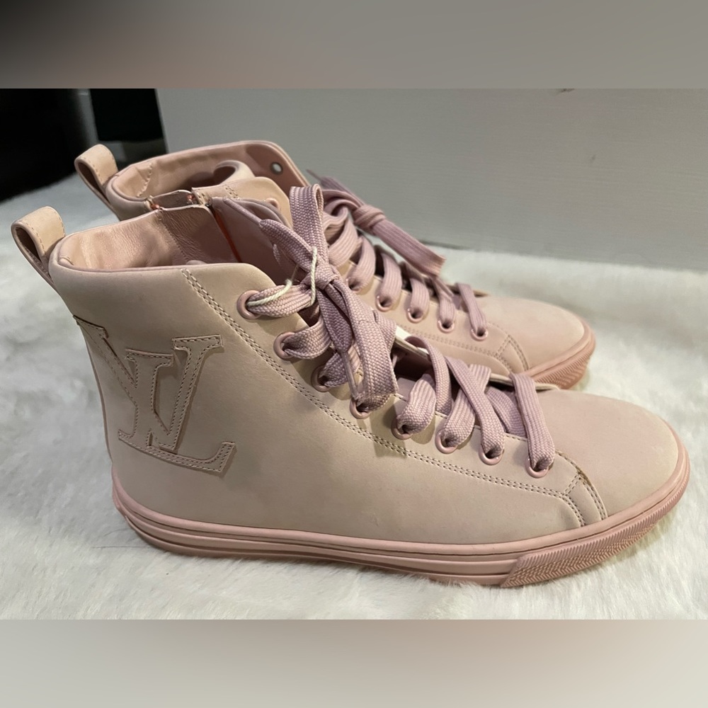 Authentic Louis Vuitton Stellar Leather trainer